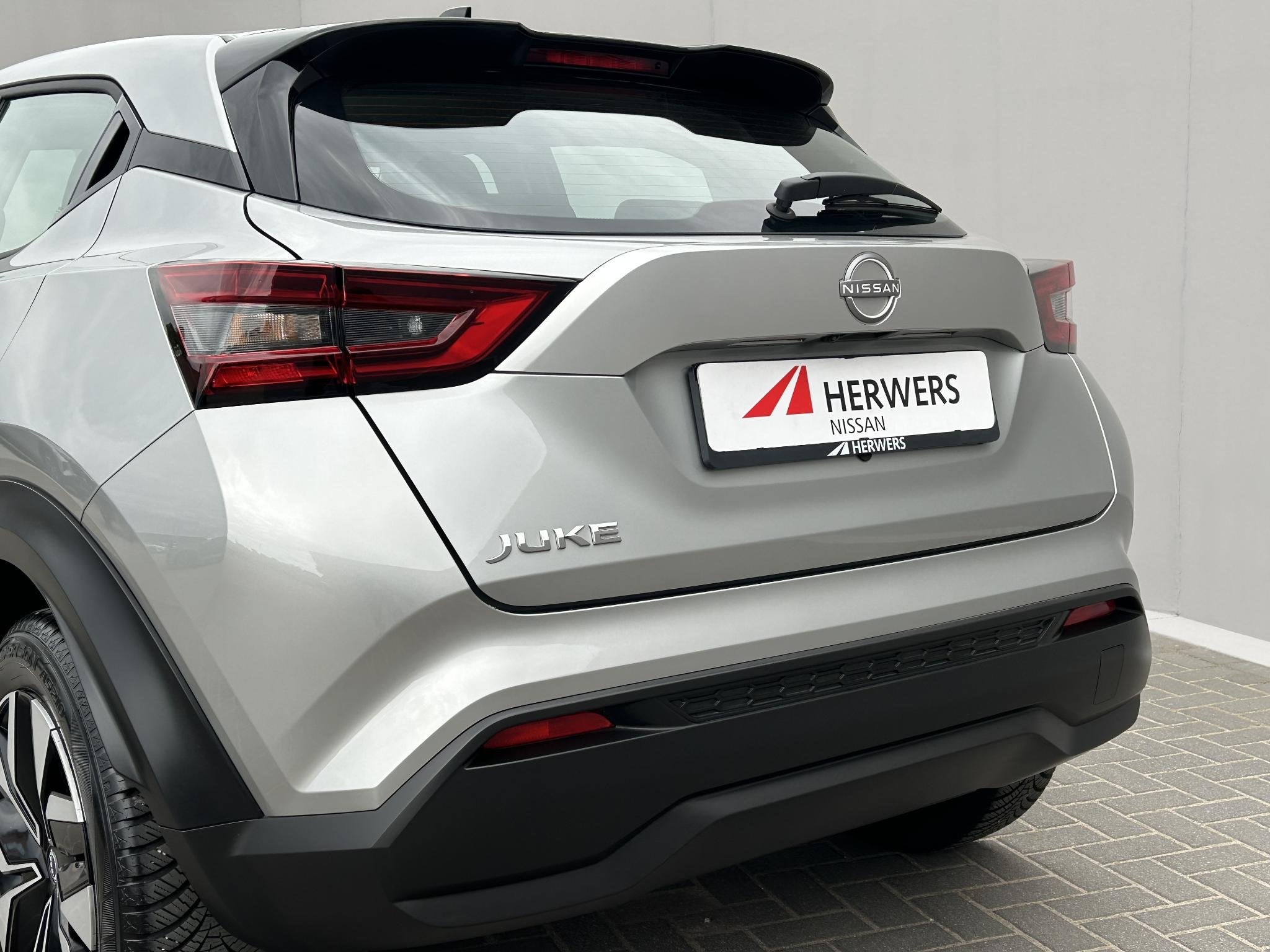 Foto 42 van Nissan Juke 1.0 DIG-T Acenta Handgeschakeld / Allseason band