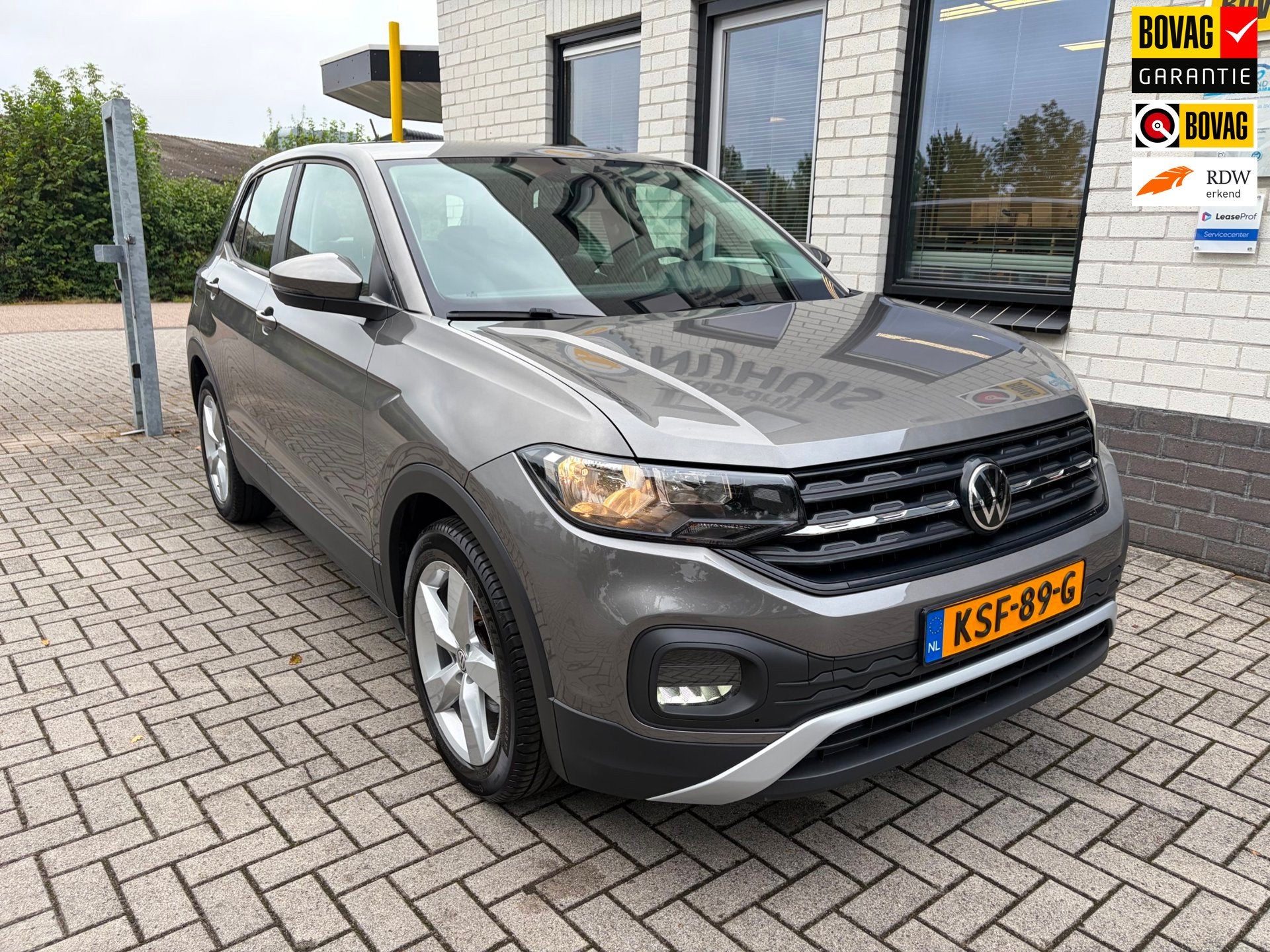 Volkswagen T-CROSS 1.0 TSI Life / Carplay / Airco / Add. Cru, Dealer onderhouden, Gebruikt, 95 pk, Bedrijf
