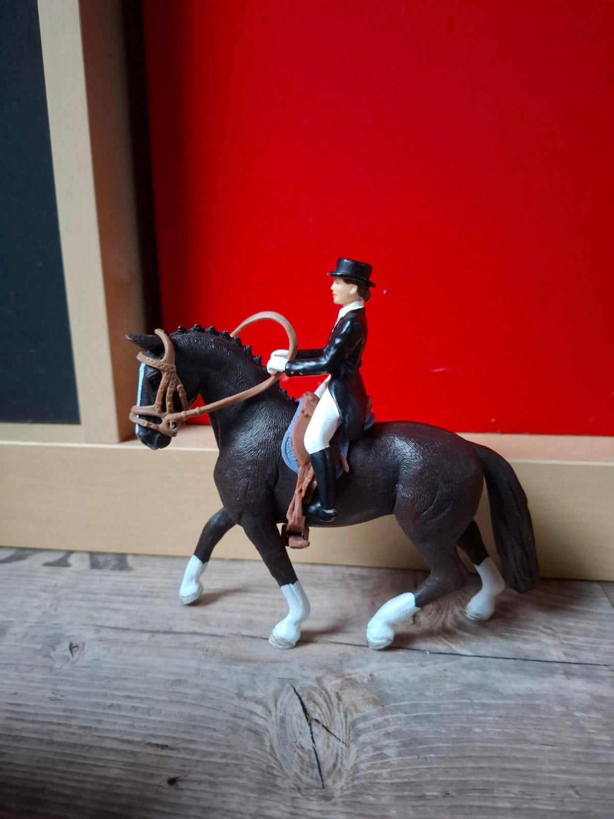 schleich  Hannoveraan met amazone, Ophalen, Zo goed als nieuw, Paard, Beeldje of Figuurtje