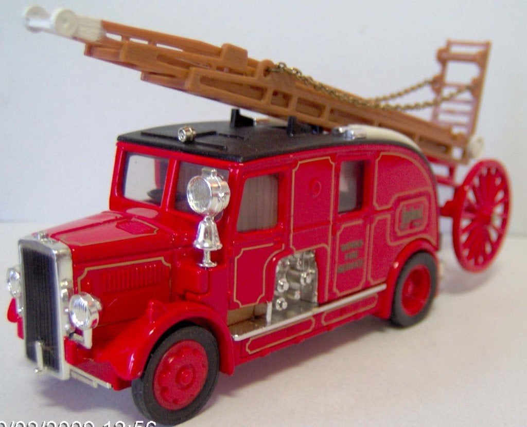 Matchbox Leyland Cub Fire F K7 1936 brandweer 1:49 modelauto, Ophalen of Verzenden, Nieuw, Bus of Vrachtwagen, Matchbox