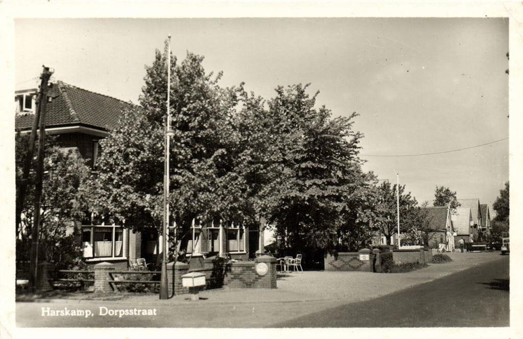 Harskamp, Dorpsstraat - 1956 gelopen, Ophalen of Verzenden, 1940 tot 1960, Gelopen, Gelderland