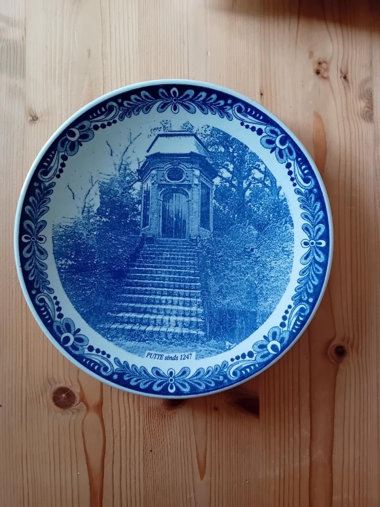 Delfst blauwe borden uit Putte NB, Ophalen of Verzenden