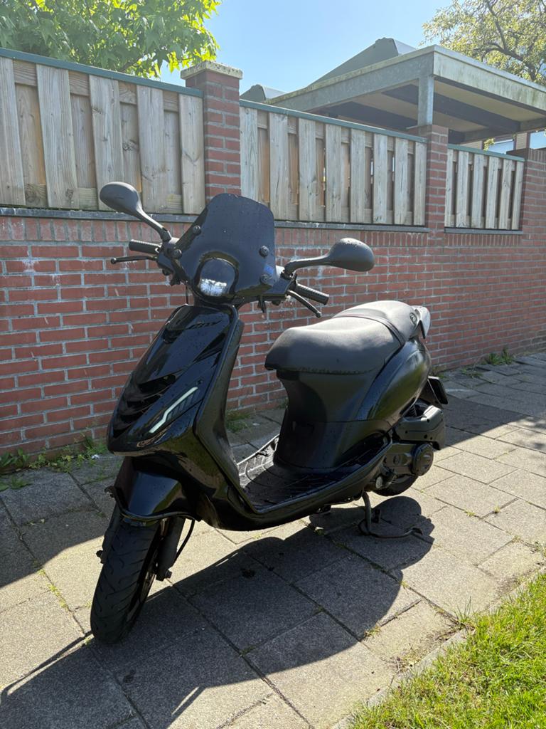 Piaggio Zip 2022 4-takt - Zo goed als nieuw, Ophalen, Zo goed als nieuw, Benzine, Zip