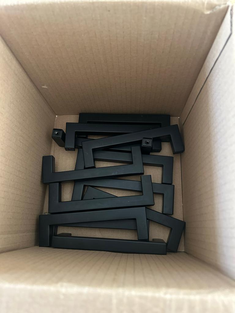 Zwarte meubelgrepen (12 stuks) met schroeven, Ophalen, Minder dan 50 cm, Gebruikt, Zwart