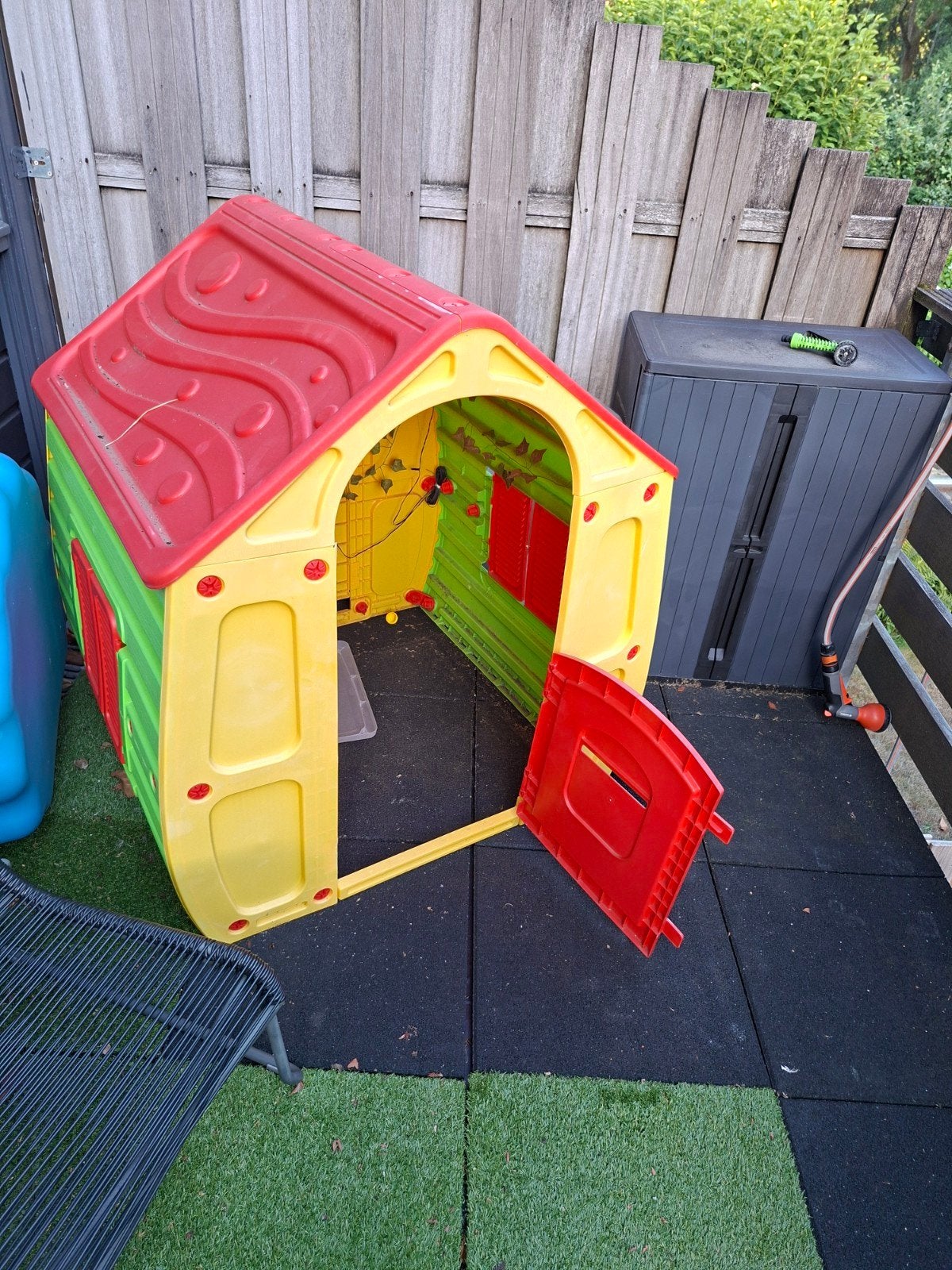 Kleurrijk kinder speelhuisje, Kinderen en Baby's, Speelgoed | Buiten | Speelhuisjes, Ophalen, Gebruikt, Kunststof