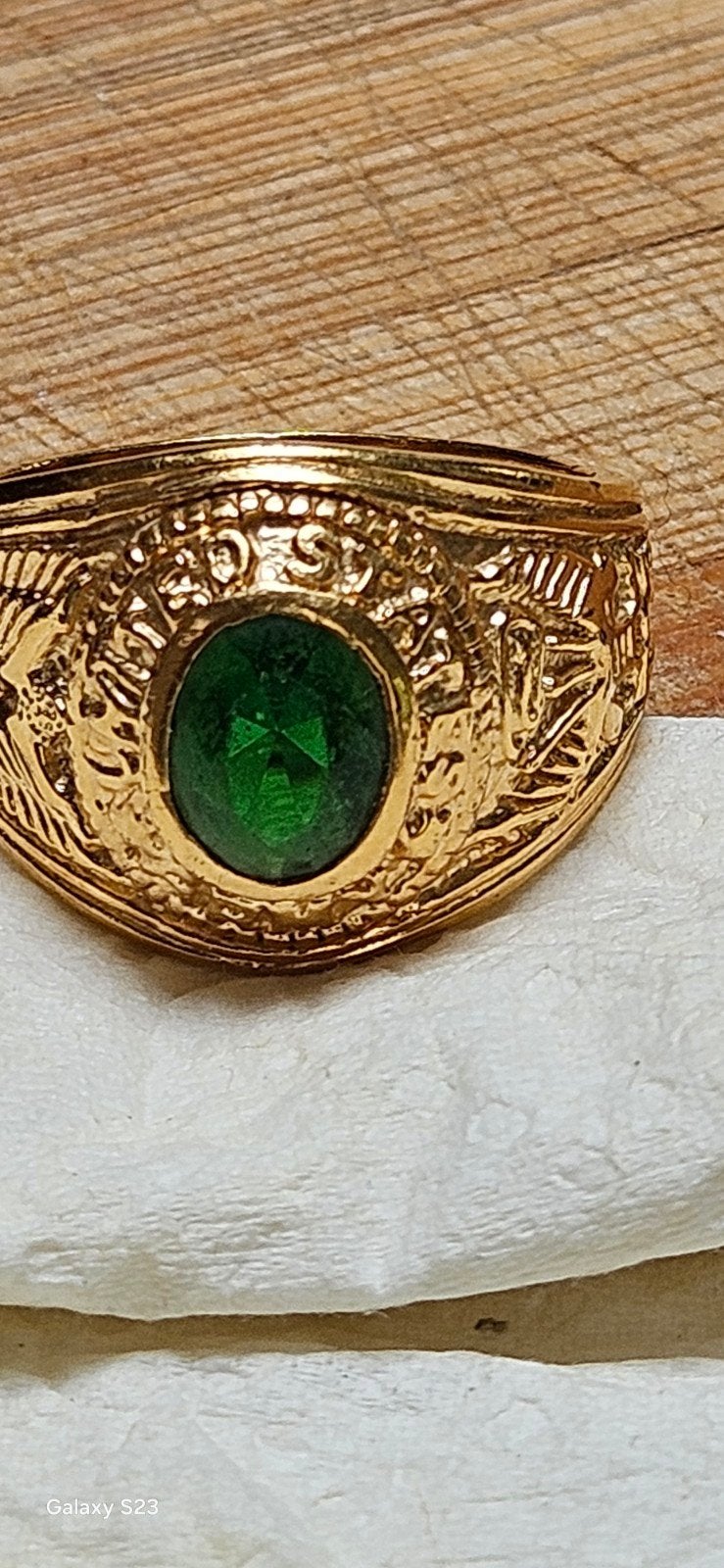 Gouden ring met groene edelsteen 9 karaats united states arm, Ophalen of Verzenden