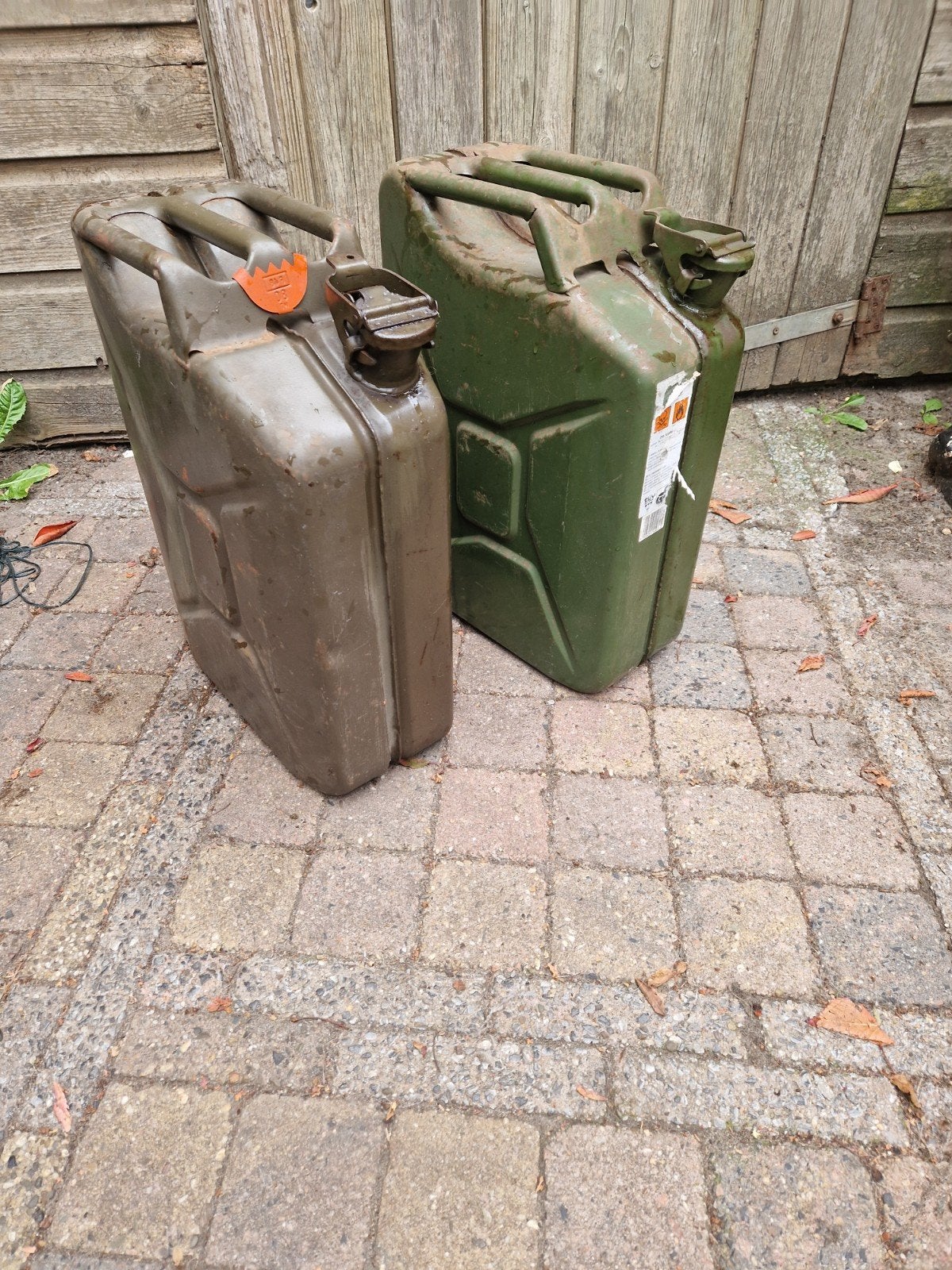 Set van 2 metalen jerrycans 20L – Origineel / Legerjerrycan, Ophalen