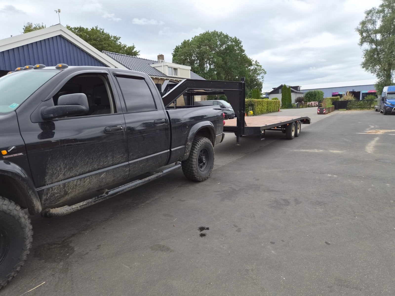 Gooseneck / fifthwheel Trailer, Ophalen, Zo goed als nieuw