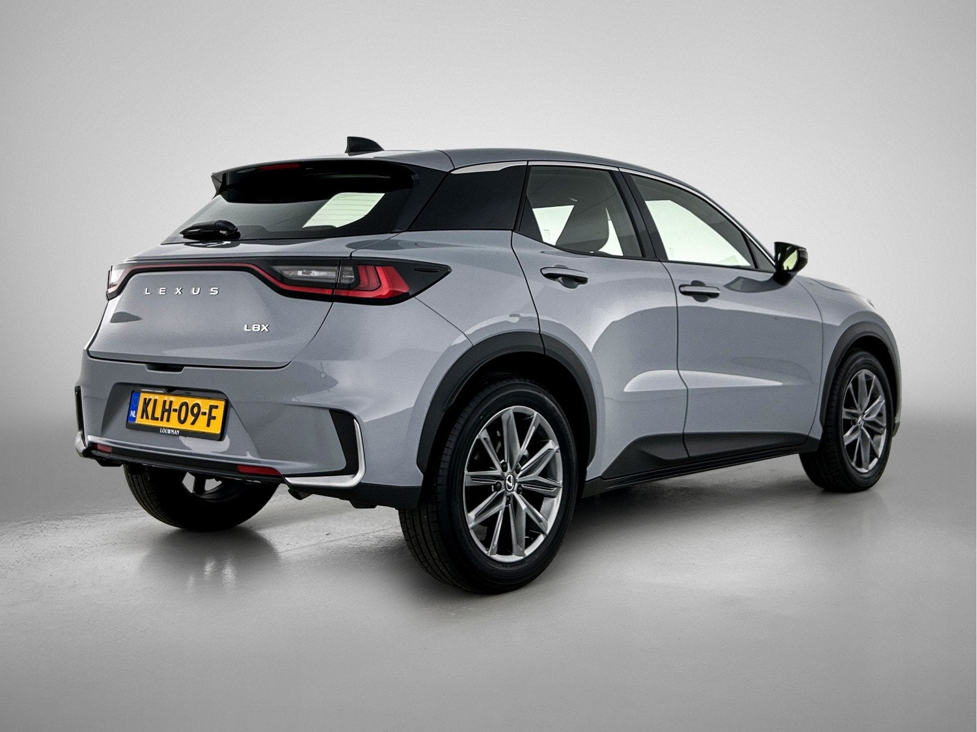Lexus LBX Elegant 2WD | Tech Pack | (bj 2024, automaat), Auto's, 12 maanden, Gebruikt, 1490 cc, Bedrijf