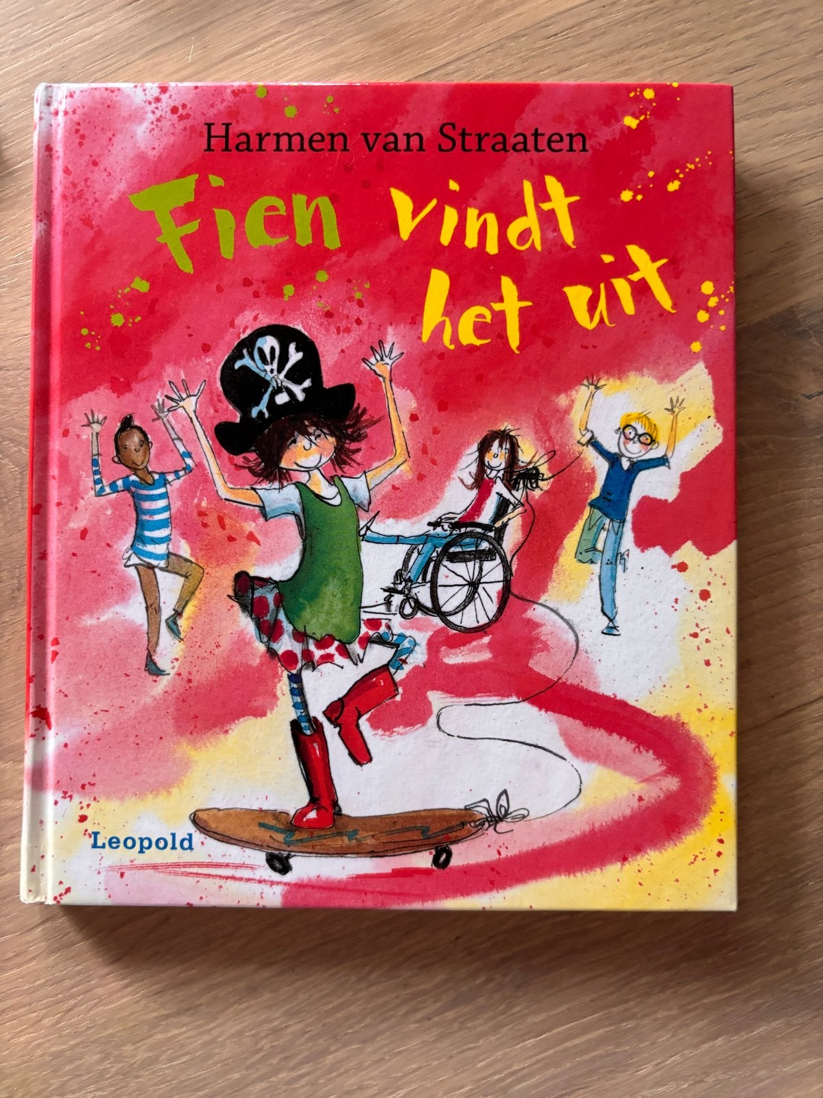 Fien vindt het uit - Harmen van Straaten (Kinderboek), Ophalen of Verzenden, Zo goed als nieuw, Fictie algemeen