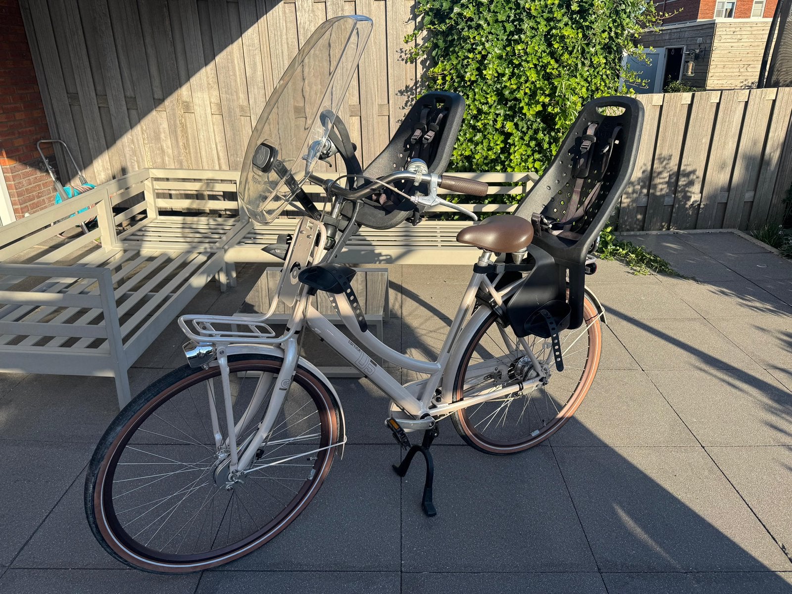 Thule Yepp voor- en achter fietszitje met windscherm, Fietsen en Brommers, Fietsaccessoires | Fietsstoeltjes, Ophalen, Gebruikt