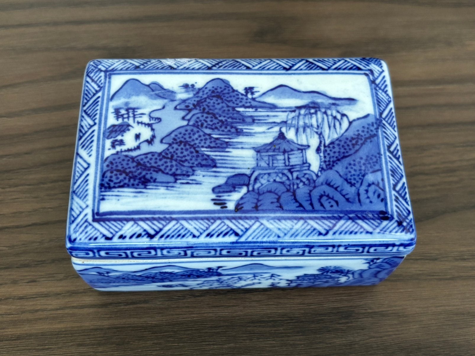 Vintage handbeschilderd Chinees porselein keramiek doosje, Antiek en Kunst, Ophalen of Verzenden