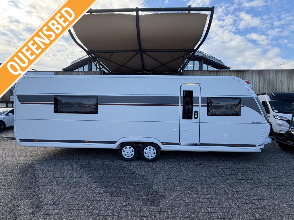 Hobby Prestige 720 WQC 2027 QUEENSBED + DOCUHE!!, Standaardzit, Hobby, 7 tot 8 meter, Vast bed