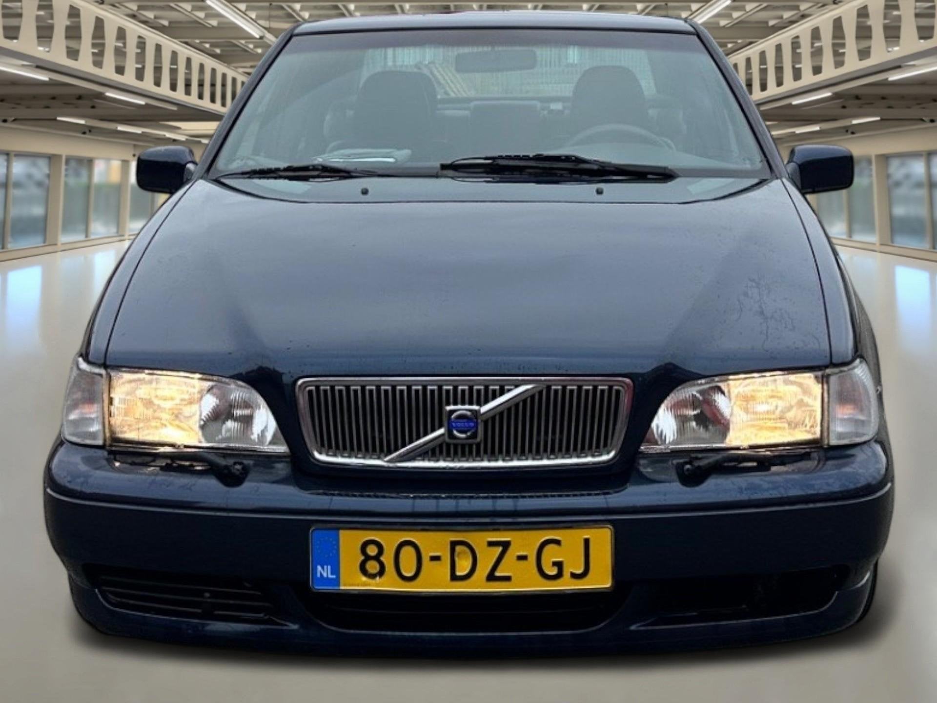 Volvo S70 2.4 Europa trekhaak., Auto's, Volvo, Voorwielaandrijving, Stof, Gebruikt, Blauw