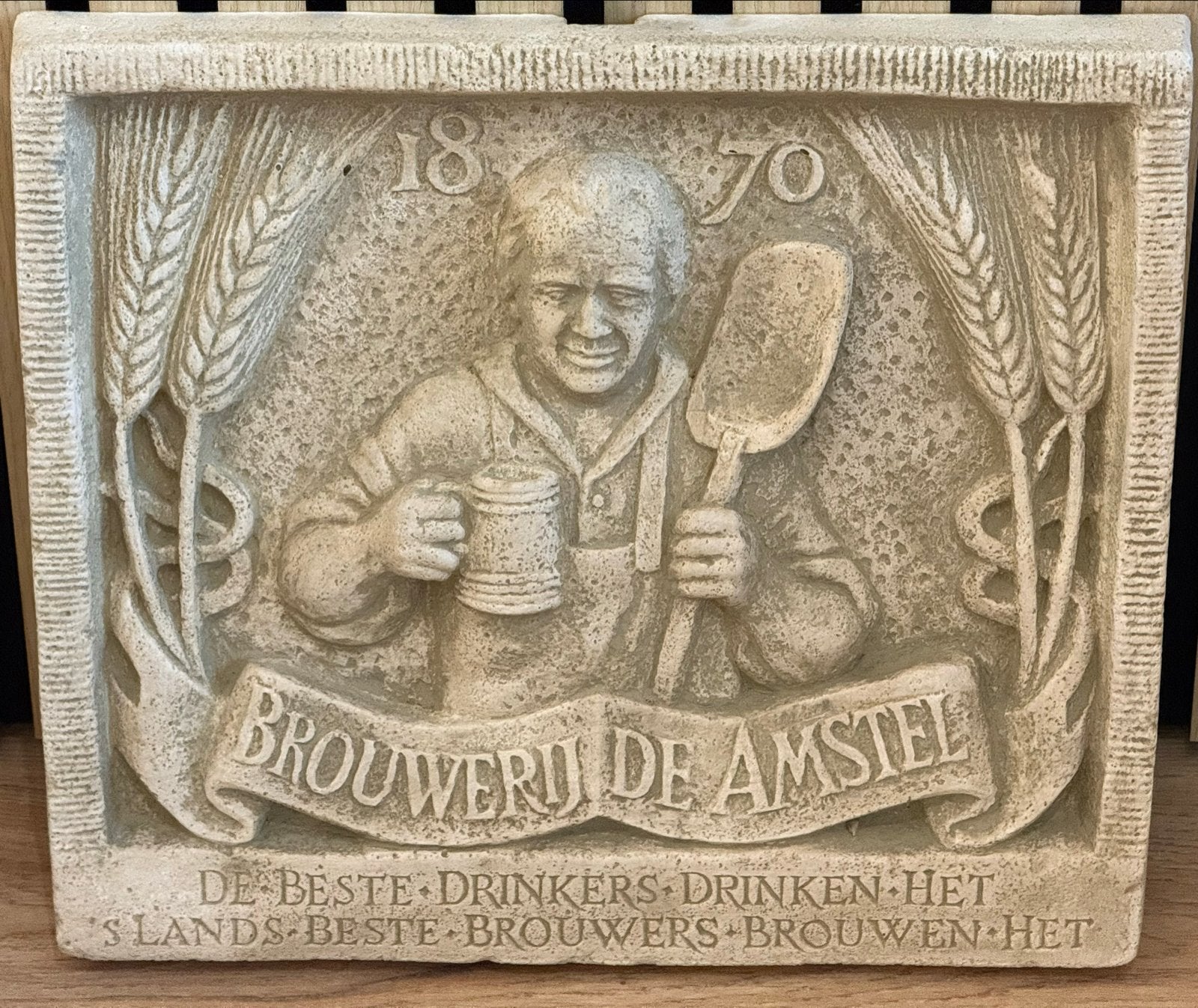 Authentieke Amstel Bier Gevelsteen 1870 - Brouwerij De Amste, Verzamelen, Overige typen, Ophalen of Verzenden, Zo goed als nieuw