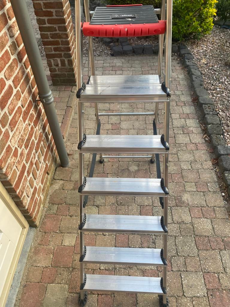 Altrex Trap 1x7 - Zo goed als nieuw, Ophalen, Zo goed als nieuw, Trap, 2 tot 4 meter
