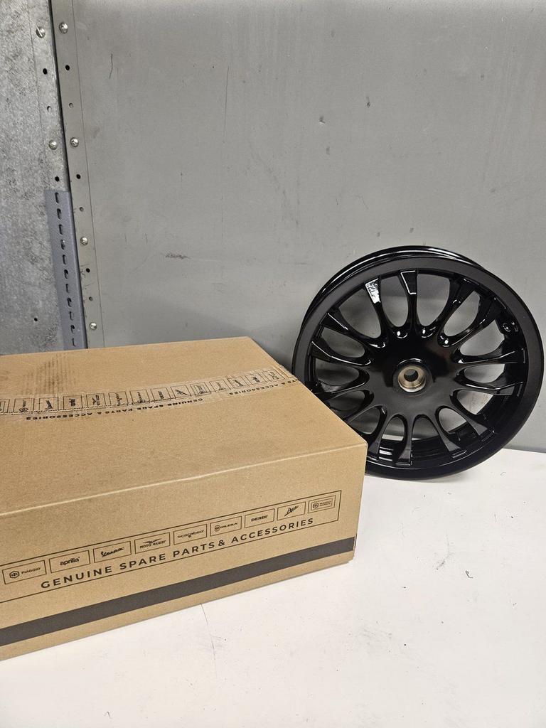 Vespa Sprint 2 takt achter velg zwart glans kleine trommel., -, -, Nieuw, Ophalen of Verzenden