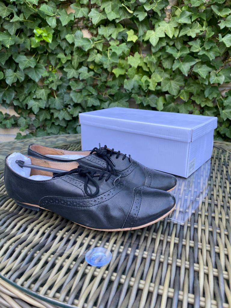 De Bijenkorf leren veterschoenen | zwart | maat 39, Schoenen met lage hakken, Zwart, Ophalen of Verzenden, Gedragen