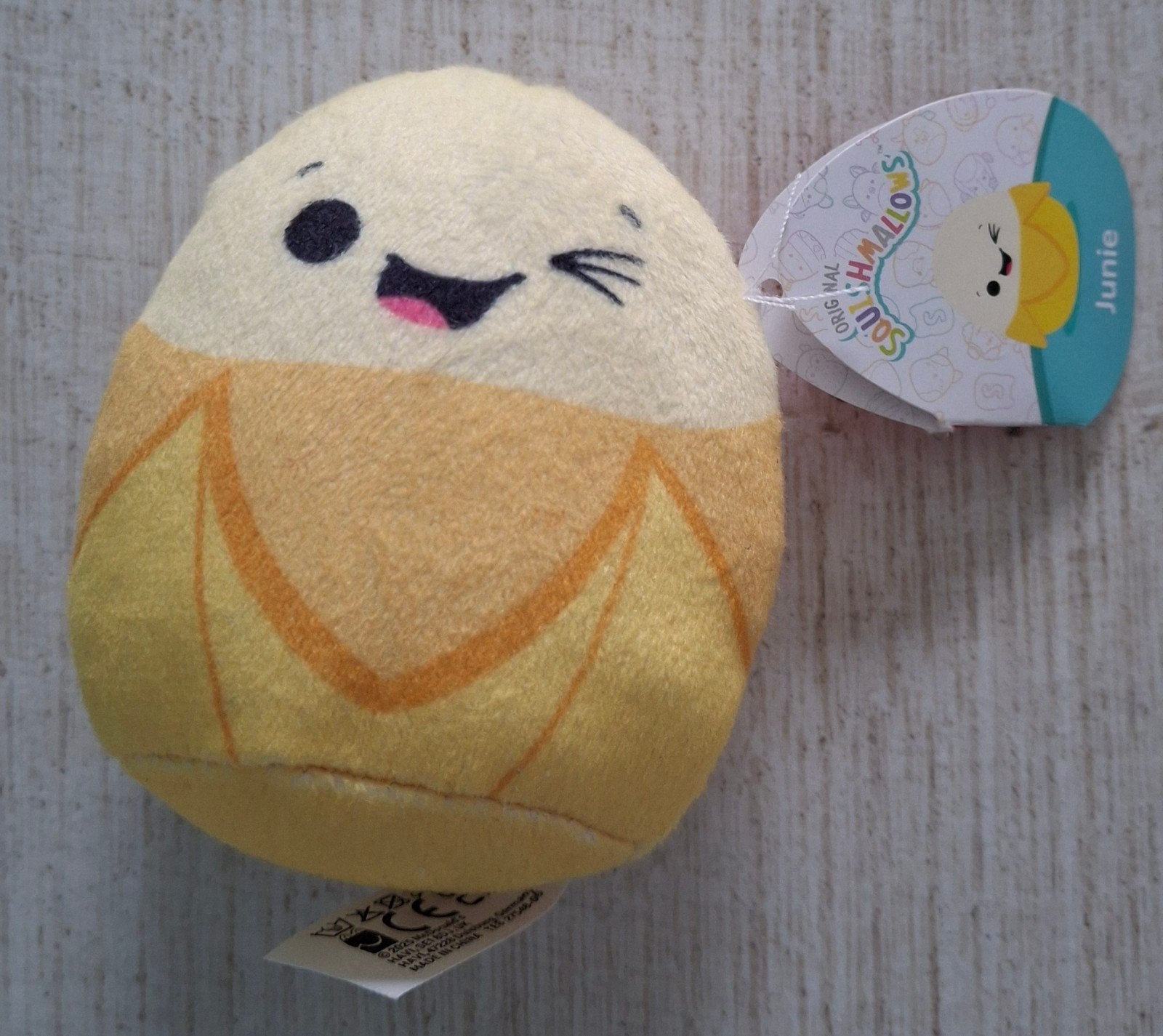 Squishmallows Junie Banaan Knuffel - Zo goed als nieuw, Overige typen, Ophalen of Verzenden, Klein (minder dan 20 cm), Squishmallow