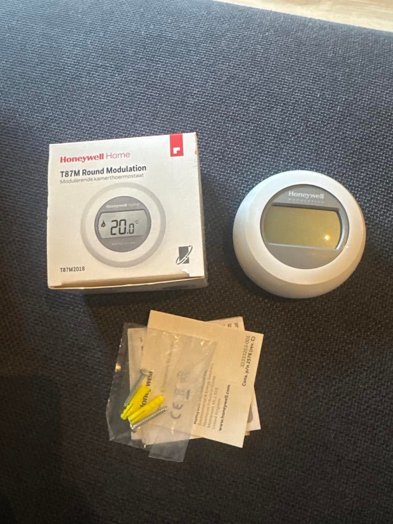 Honeywell Home T87M Round Modulerende Kamerthermostaat, Ophalen of Verzenden, Slimme thermostaat, Zo goed als nieuw
