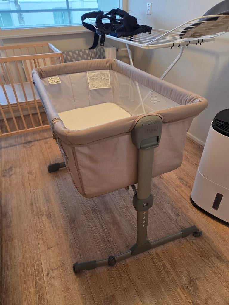 Chicco next2me co-sleeper, Kinderen en Baby's, Babywiegjes en Ledikanten, Ophalen, Zo goed als nieuw, Wieg