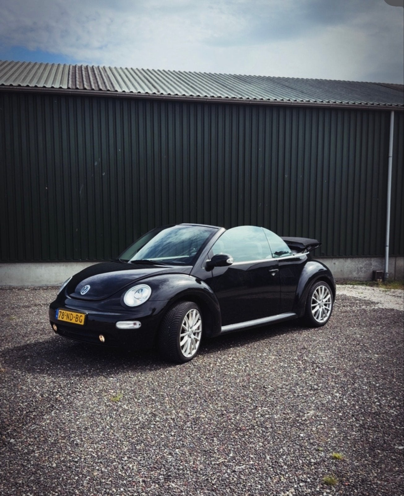 Volkswagen Beetle (Kever) 2.0 Cabriolet 85KW 2003 Zwart, Voorwielaandrijving, Beetle (Kever), 4 cilinders, 4 stoelen