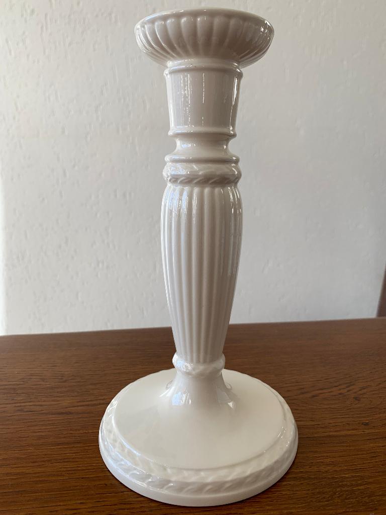 Wedgwood "Edme Plain" Hoge Kandelaar Nieuw, Huis en Inrichting, Ophalen of Verzenden, Nieuw, Aardewerk, Overige stijlen