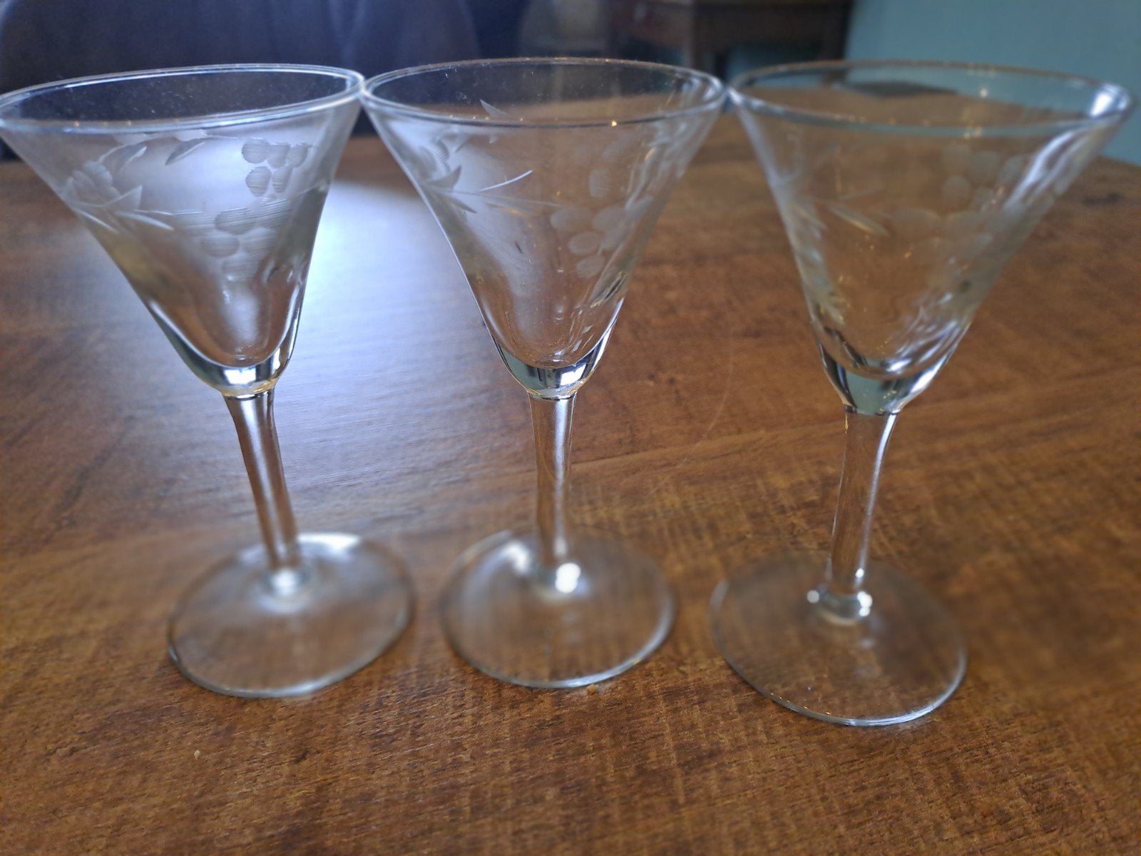 Set van 3 hoge borrelglaasjes met druivenmotief, Huis en Inrichting, Ophalen of Verzenden, Glas, Overige stijlen, Glas of Glazen