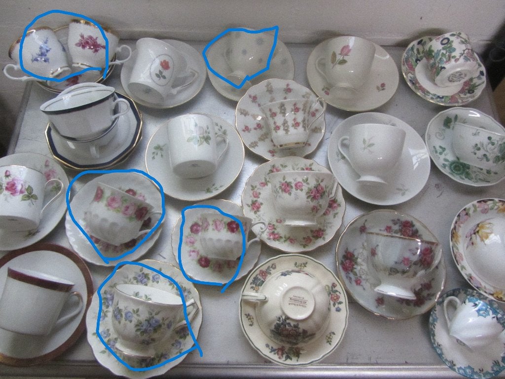 16 x engelse koffie kopjes, gebloemde kop met schotels, Ophalen of Verzenden, Zo goed als nieuw, Porselein, Kop en/of schotel