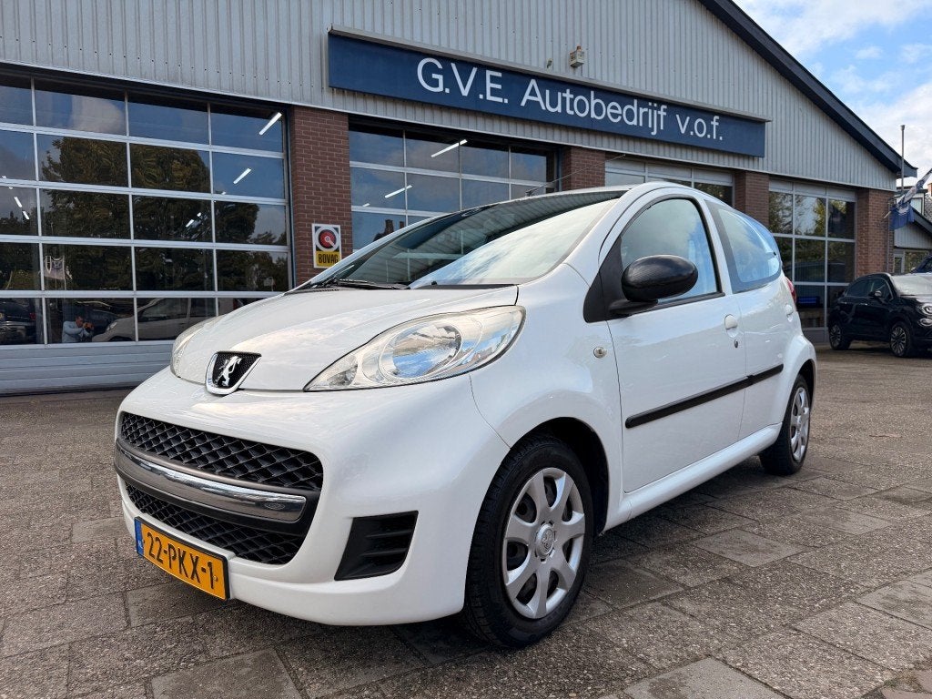 Peugeot 107 1.0-12V MILLESIM AIRCO ELEK RAMEN NAP LOGISCH., Voorwielaandrijving, Euro 5, Gebruikt, 4 stoelen