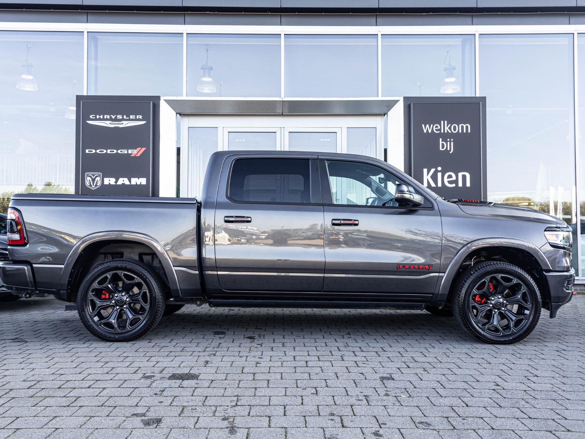 Dodge Ram 1500 5.7 V8 4x4 Crew Cab Limited | Pano | Luchtver, Auto's, Automaat, Gebruikt, Bedrijf, Vierwielaandrijving
