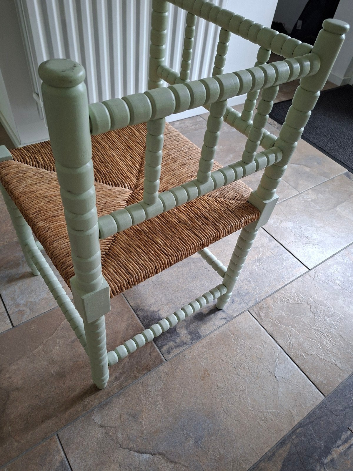 Vintage houten stoel met rieten zitting - lichtgroen, Huis en Inrichting, Stoelen, Ophalen, Gebruikt, Overige kleuren, Hout