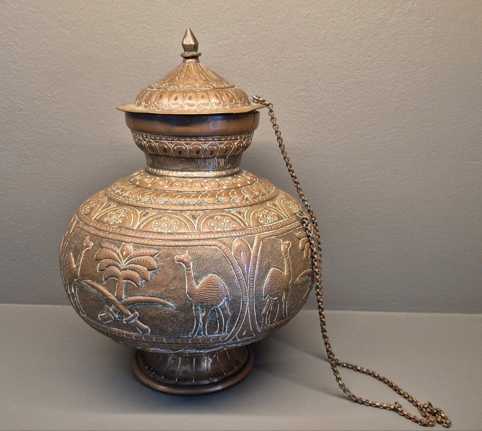 Zeer fraai gedetailleerde bronzen kan uit midden oosten, Antiek en Kunst, Antiek | Koper en Brons, Ophalen of Verzenden
