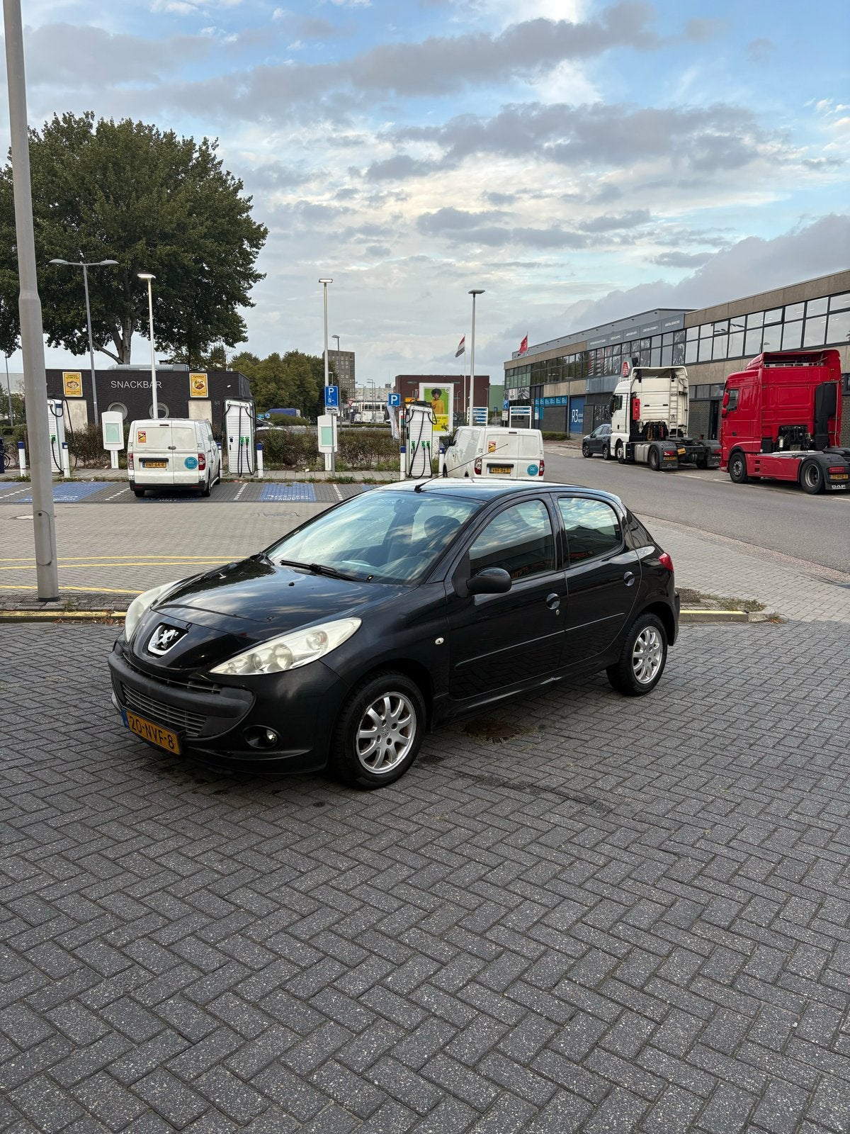 Peugeot 206+ 1.4 5D 2010 Zwart