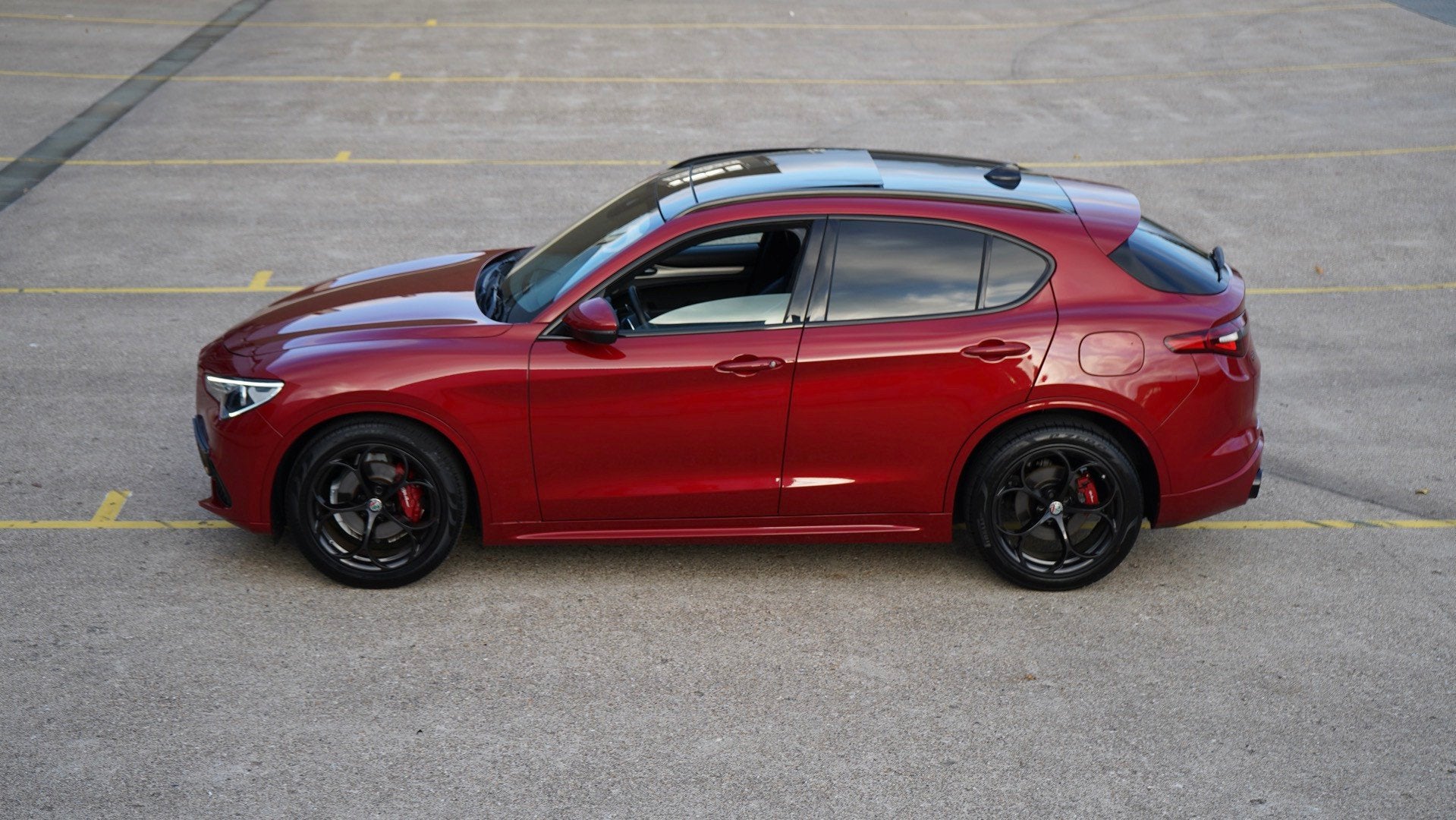 Alfa Romeo Stelvio 2.0 T AWD Special Edition, Auto's, Automaat, Dealer onderhouden, 4 cilinders, Bedrijf
