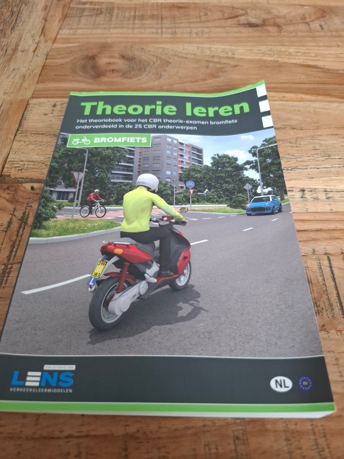 Theorie leren bromfiets - CBR theorie-examen, Ophalen of Verzenden, Zo goed als nieuw, Niet van toepassing, Lens Verkeersleermiddelen