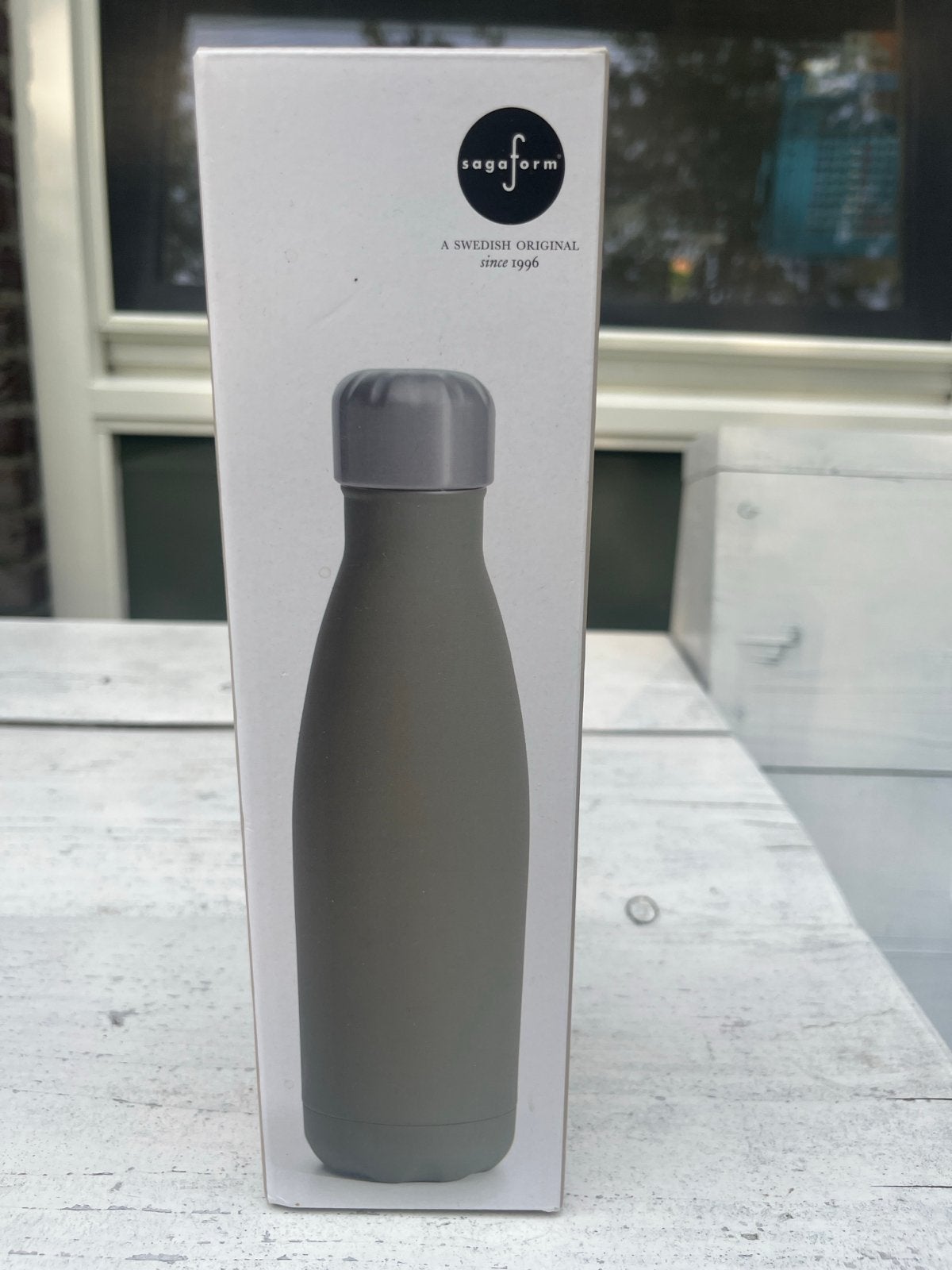 Sagaform waterfles / drinkfles - grijs - nieuw in doos, Ophalen, Overige typen, Nieuw, Metaal