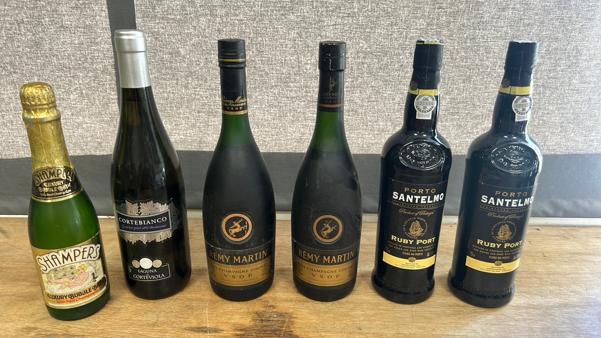 Remy Martin 2 x. Rubi Port 2 x. CorteBianco., Verzamelen, Wijnen, Frankrijk, Nieuw, Ophalen of Verzenden, Champagne