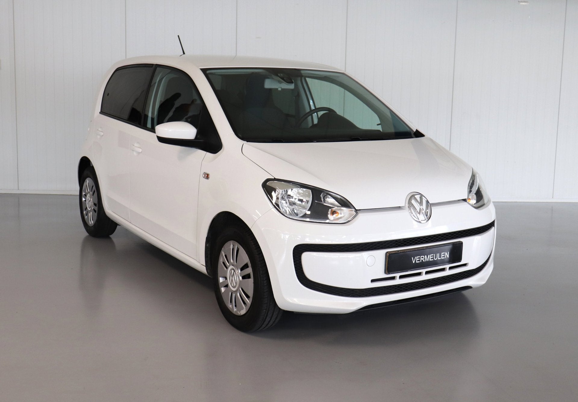 Volkswagen Up! 2015 rijklaar € 7450,-, Euro 5, Stof, Gebruikt, Up!
