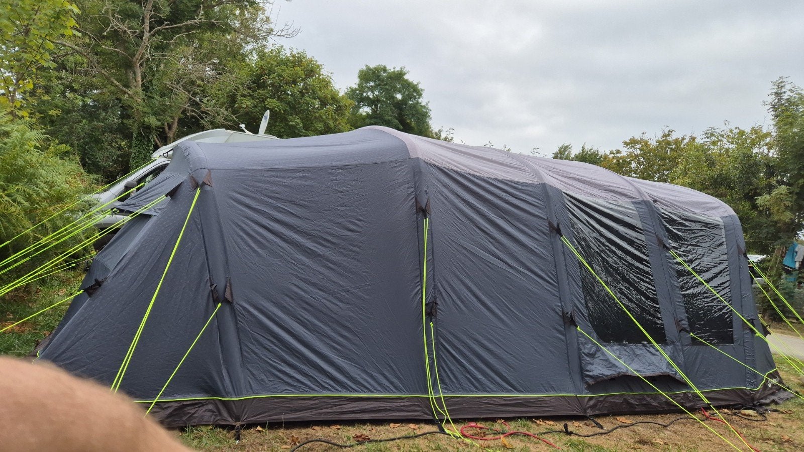 Outwell airtent 4/5 persoons, Ophalen, Zo goed als nieuw, Tot en met 5