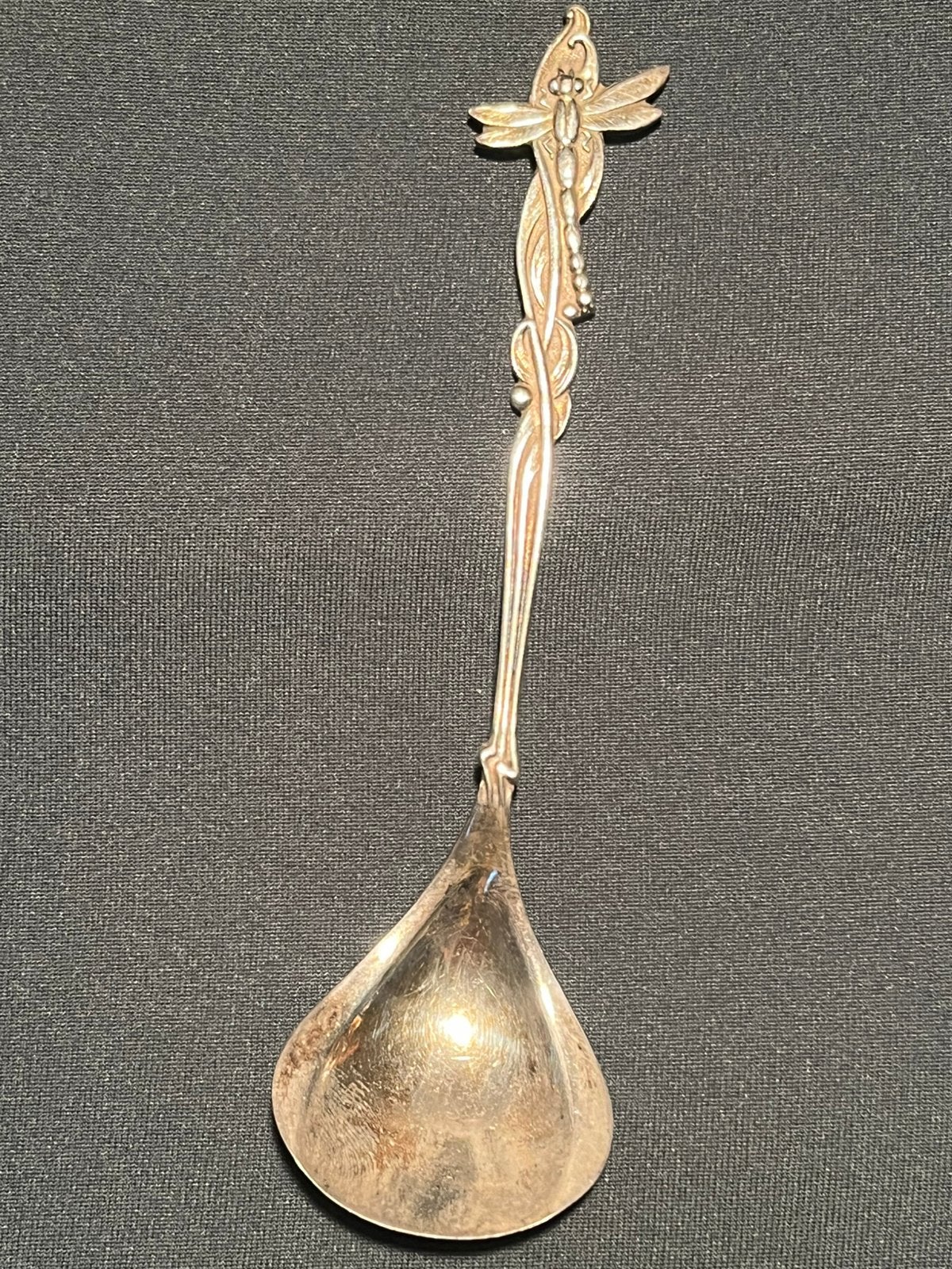 Oud bewerkt Libelle suikerschepje., Antiek en Kunst, Antiek | Bestek, Ophalen of Verzenden