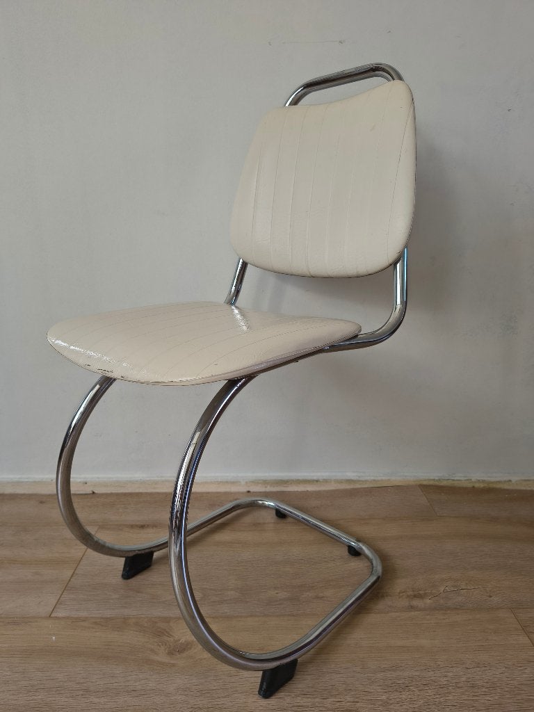 Set van 2 Vintage Buisstoelen / Cantilever – Off-White, Twee, Wit, Onbekend, Ophalen of Verzenden
