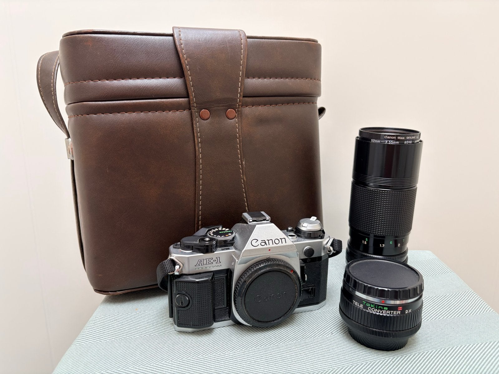 Canon AE-1 Spiegelreflexcamera met 2 lenzen en draagtas, Ophalen of Verzenden, Gebruikt, Spiegelreflex, Canon