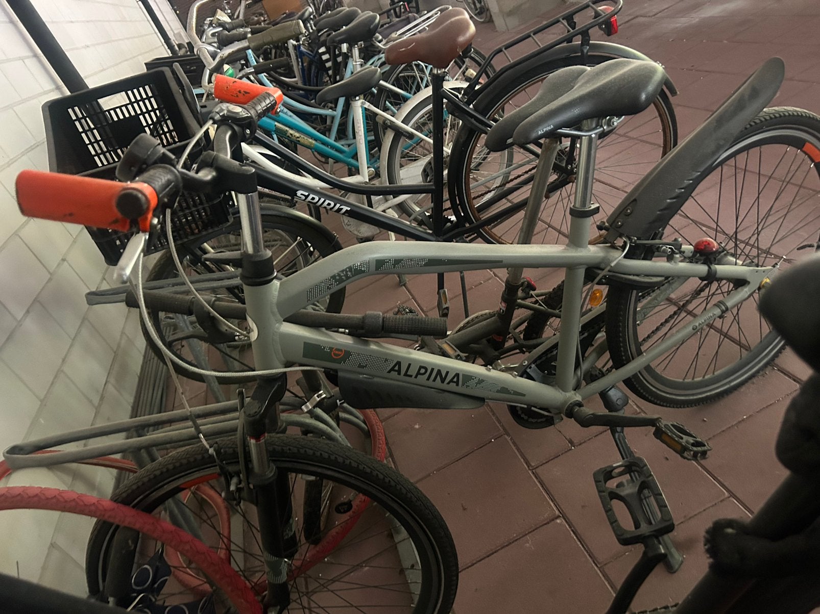 Fiets alpina bied een leuk prijsje, Doe-het-zelf en Verbouw, Metalen, Verzenden, Zo goed als nieuw
