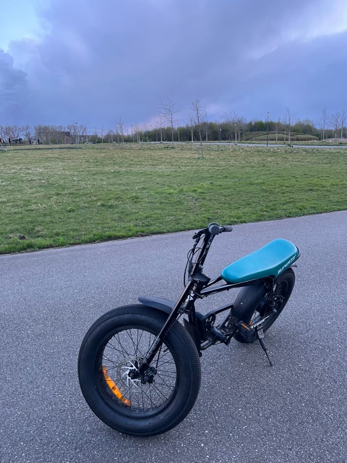 Super73 met kleine schades achter, Fietsen en Brommers, Elektrische fietsen, Ophalen of Verzenden, Gebruikt, Overige merken