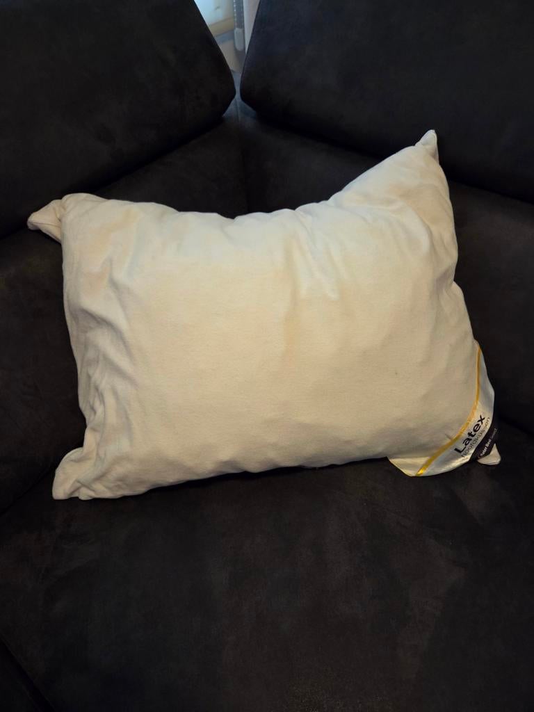 Twee hoofdkussens Beter Bed te koop!, Ophalen, Zo goed als nieuw, Wit