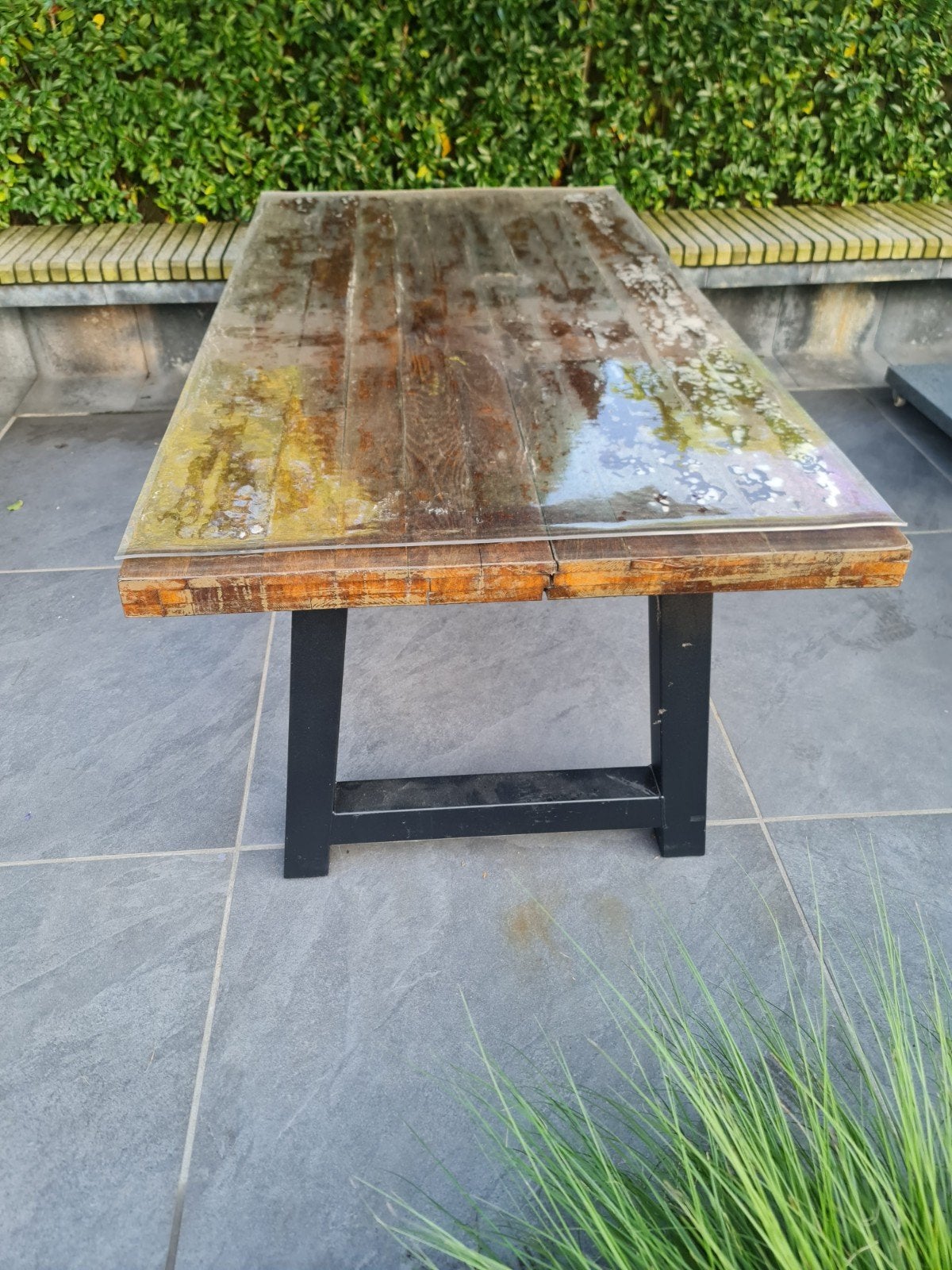 Tafel met stevige poten - blad beschadigd, Ophalen, Gebruikt, 100 tot 150 cm, 150 tot 200 cm