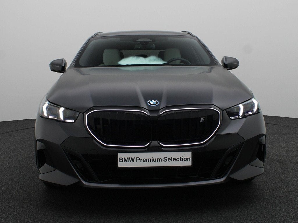BMW i5 Touring eDrive40 M Sportpakket Pro | Achteruitrijcame, Auto's, BMW, Automaat, Achterwielaandrijving, Met garantie (alle)