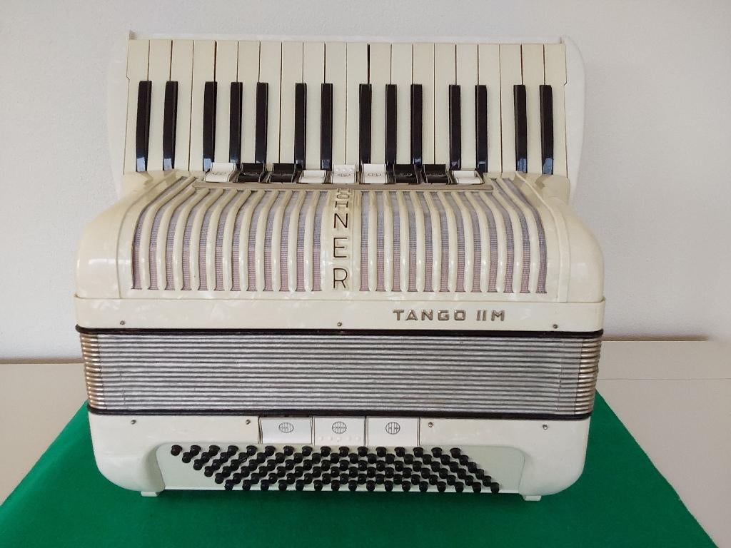 Hohner Tango IIM, Gebruikt, Met koffer, 96-bas, Hohner