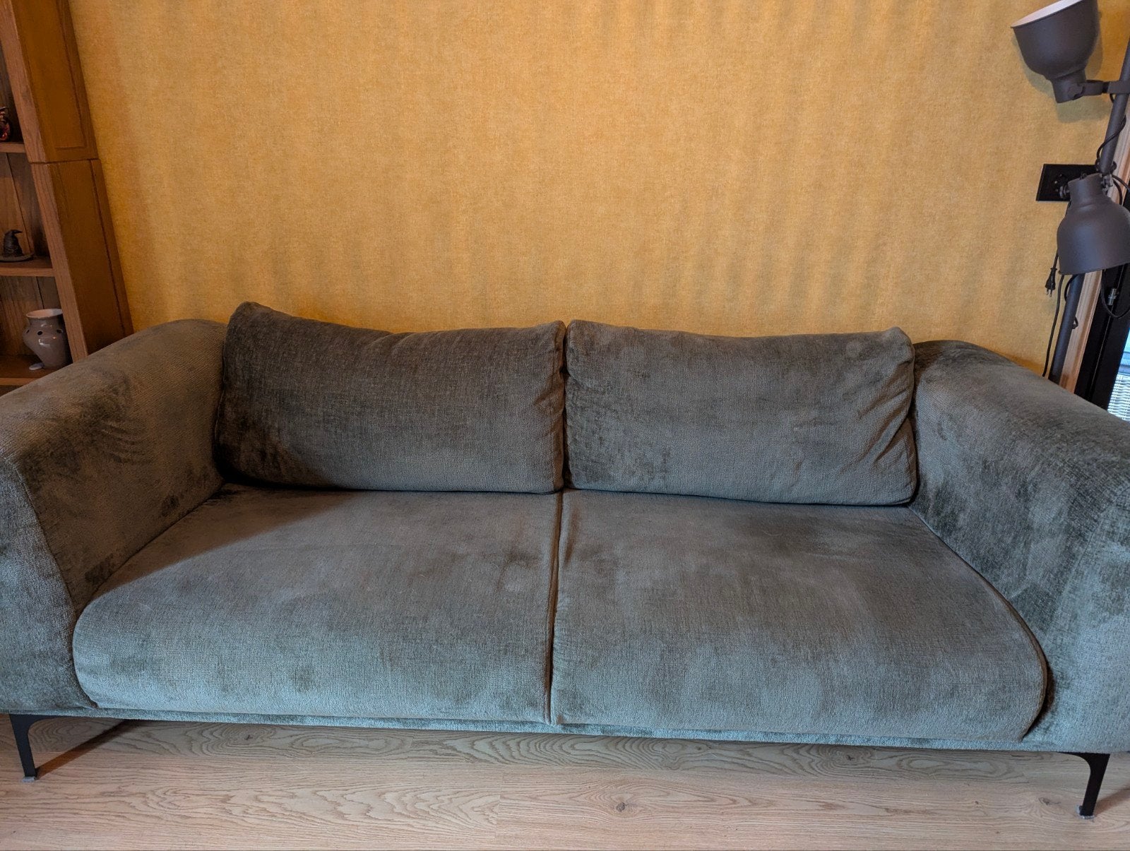 Comfortabele 2-zits bank in groene stof, Huis en Inrichting, Ophalen, Gebruikt, Tweepersoons, 75 tot 100 cm